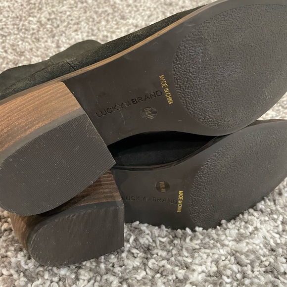 Almost new Lucky Brand ankle boots. Genuine black Suede size US 10M / EU 40 - Picture 4 of 5